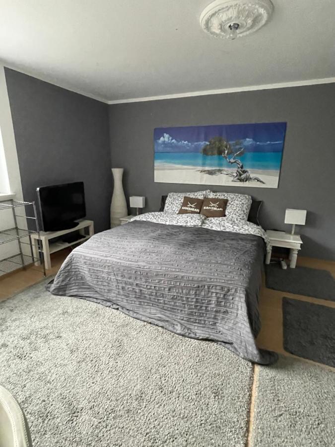 Appartment 53Qm Im Architektenhaus - 2 Schlafzimmer Mit Kueche Und Bad, Nur 2Min Von A8 - Ruhig Und Modern เอียร์เชนแบร์ก ภายนอก รูปภาพ