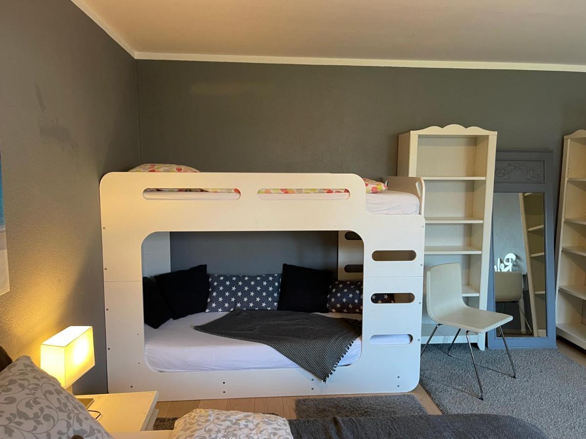 Appartment 53Qm Im Architektenhaus - 2 Schlafzimmer Mit Kueche Und Bad, Nur 2Min Von A8 - Ruhig Und Modern เอียร์เชนแบร์ก ภายนอก รูปภาพ