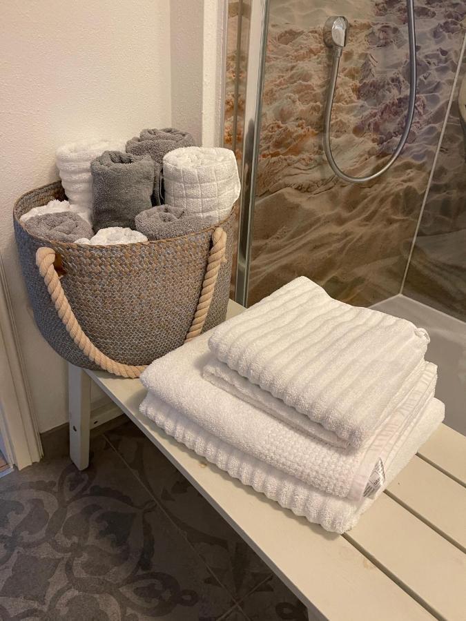 Appartment 53Qm Im Architektenhaus - 2 Schlafzimmer Mit Kueche Und Bad, Nur 2Min Von A8 - Ruhig Und Modern เอียร์เชนแบร์ก ภายนอก รูปภาพ
